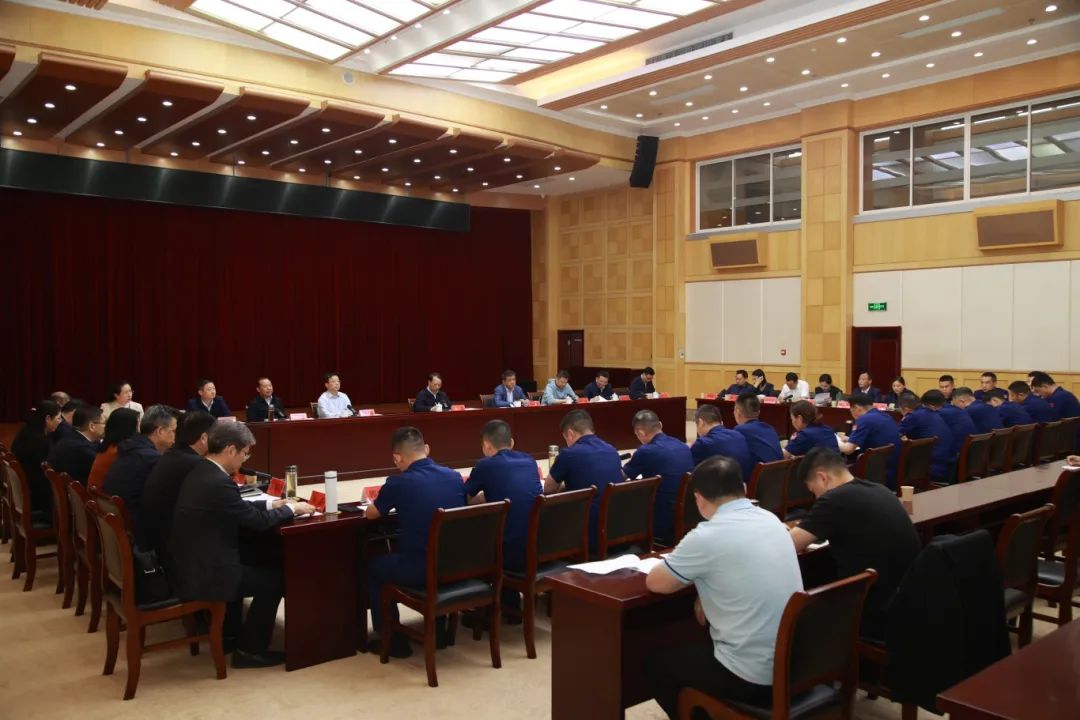 市人大常委会视察全市消防工作