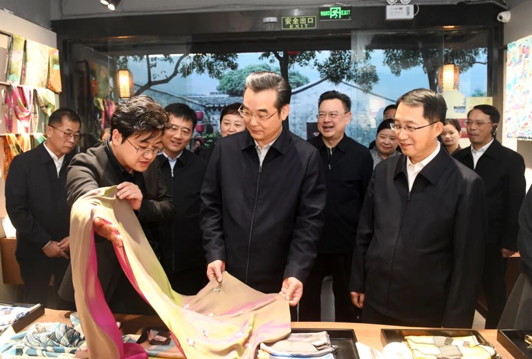 在苏在淮全国人大代表开展联组调研