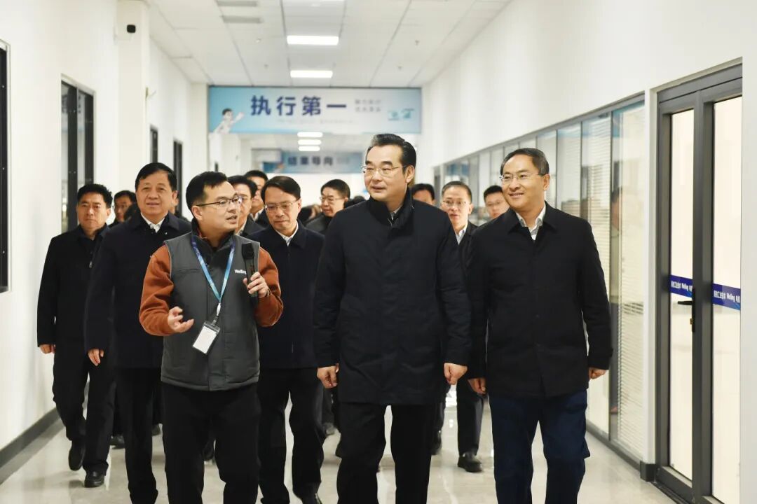 人大代表集中视察全市重大项目建设情况