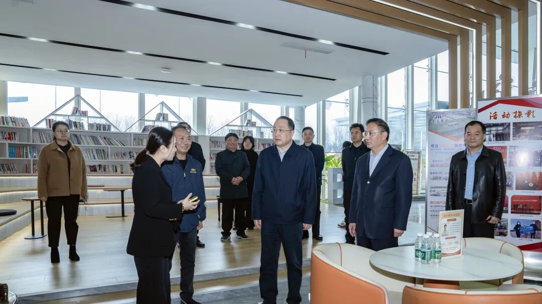 周青调研金湖县人大工作