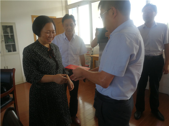 代表履职 代表风采 躬身笃行,认真履行人大代表职责;以为民服务,为民